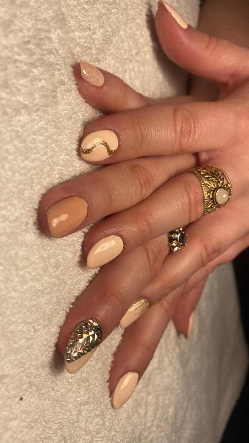 Nude, vague d'or — Semi-permanent